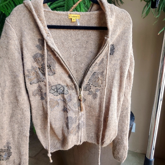 Lulumari Hooded Zip-Up Cropped Sweater - Picture 1 of 4